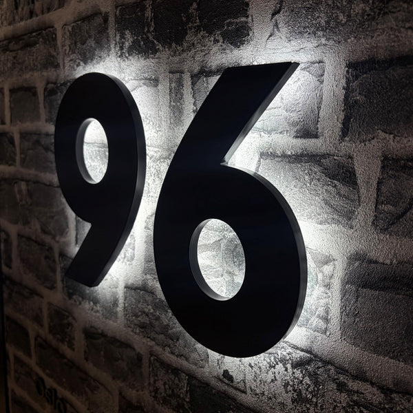 Beispiel-Hausnummer 96 der Kollektion Kyoto aus seitlicher Perspektive.